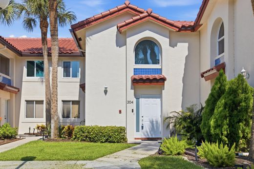 Residential complexes in Boca Raton, Palm Beach
