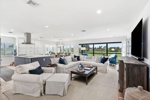 Residential complexes in Boynton Beach, Palm Beach