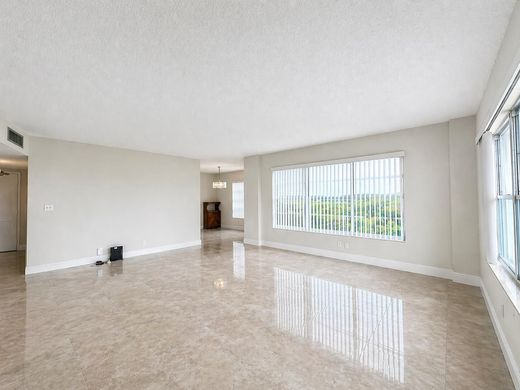 Residential complexes in Coral Springs, Broward County