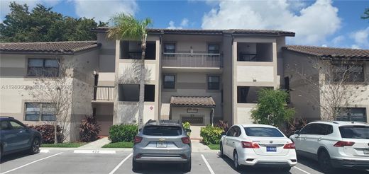 Residential complexes in Sunrise, Broward County
