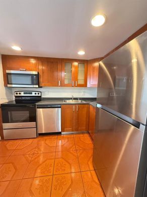 Residential complexes in North Miami, Miami-Dade