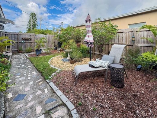 Townhouse in Oakland Park, Broward County