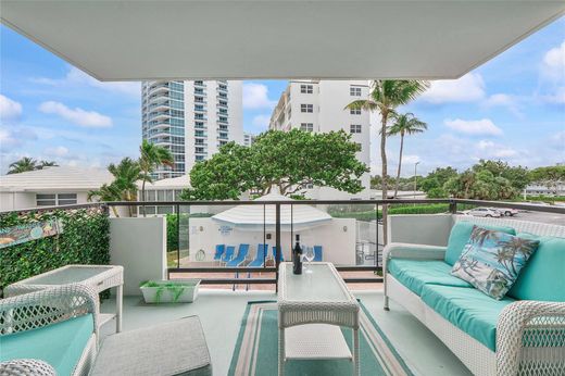 Residential complexes in Lauderdale by the sea, Broward County