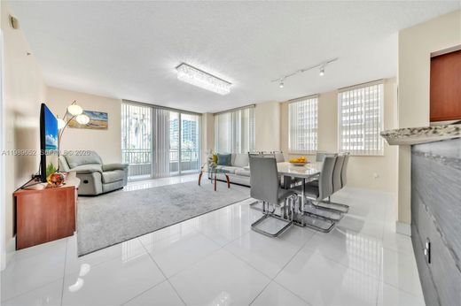 Residential complexes in Hallandale, Broward County