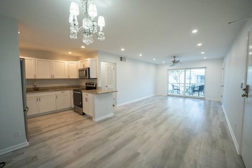 Residential complexes in Fort Lauderdale, Broward County