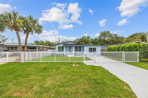 Villa in North Miami, Miami-Dade