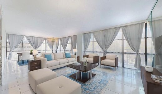 Kamienica w Hallandale Beach, Broward County