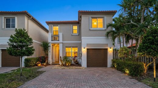 Townhouse - Miami Lakes, Miami-Dade County