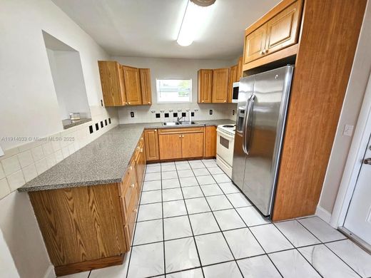 ﻓﻴﻼ ﻓﻲ ميامي، فلوريدا, Miami-Dade County