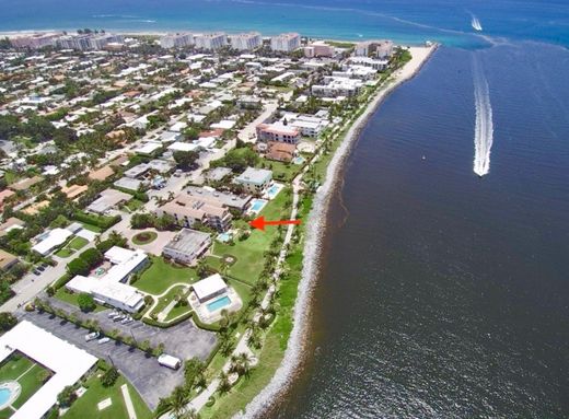 Residential complexes in Palm Beach Shores, Palm Beach