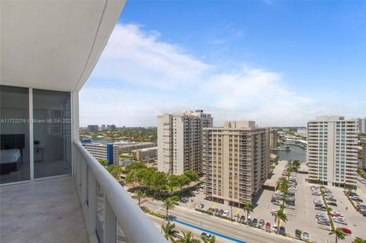 Residential complexes in Hallandale, Broward County