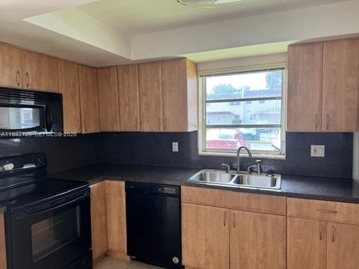 Complexes résidentiels à Miami, Comté de Miami-Dade