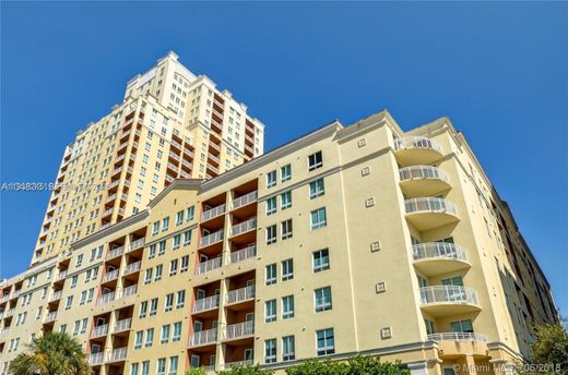 マイアミ, Miami-Dade Countyのアパートメント・コンプレックス