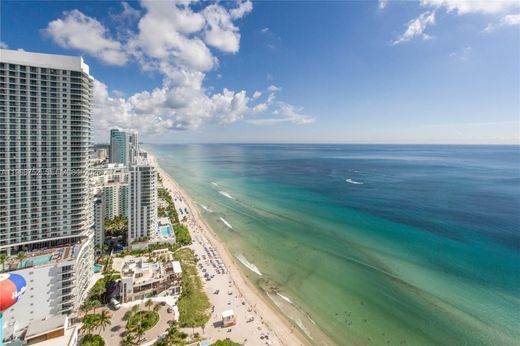 Residential complexes in Hallandale, Broward County