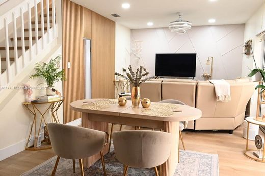 تاون هاوس ﻓﻲ Weston, Broward County