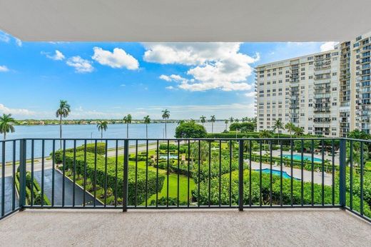 Complexes résidentiels à West Palm Beach, Comté de Palm Beach