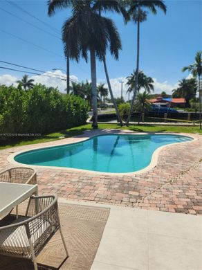 Villa en Hallandale Beach, Broward County