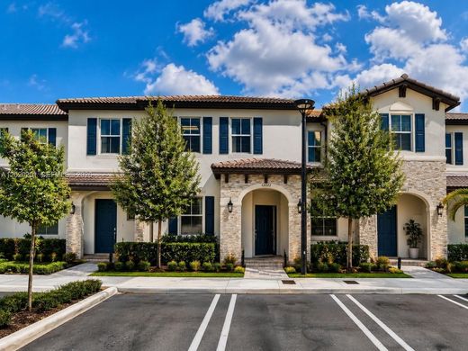 Townhouse in North Miami, Miami-Dade