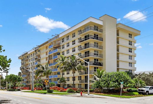 Residential complexes in Pompano Beach, Broward County