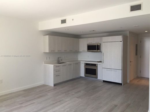 Residential complexes in Miami, Miami-Dade