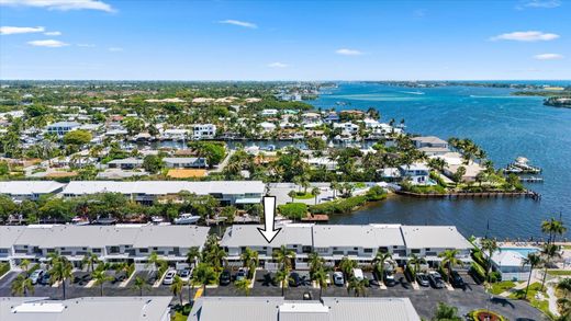 Townhouse in Boynton Beach, Palm Beach