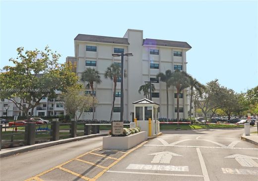 Residential complexes in Fort Lauderdale, Broward County