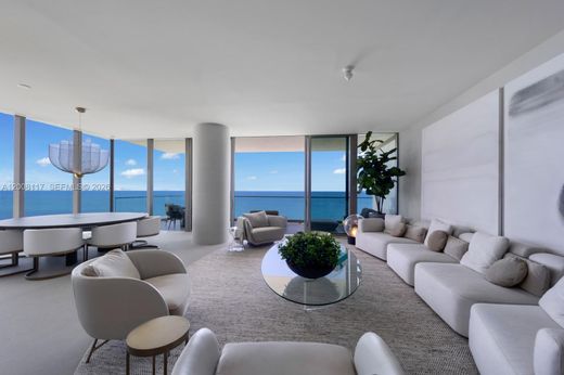 Residential complexes in Hallandale, Broward County