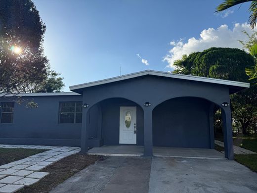 Villa in West Park, Broward County