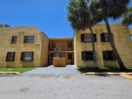 Residential complexes in Sweetwater, Miami-Dade