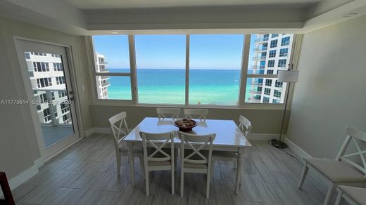 Residential complexes in Hollywood, Broward County