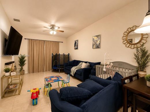 Townhouse in Hollywood, Broward County