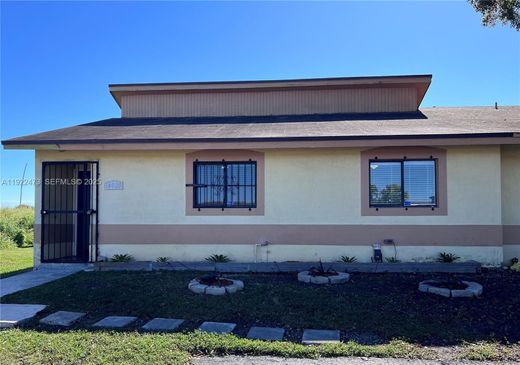 城市独宅  Homestead, Miami-Dade County