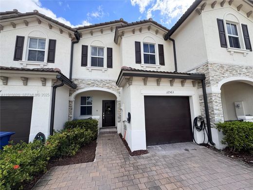 Βίλα σε North Miami, Miami-Dade County