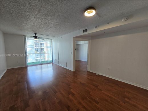 Жилой комплекс, Майами, Miami-Dade County