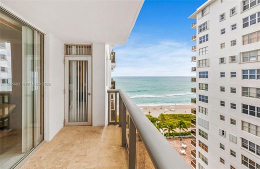 Residential complexes in Miami Beach, Miami-Dade