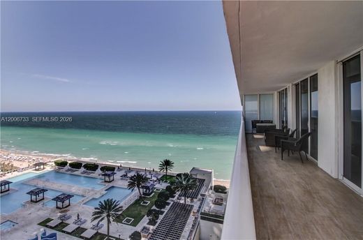 Residential complexes in Hallandale, Broward County