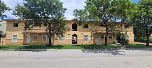 Complesso residenziale a Hialeah, Miami-Dade County