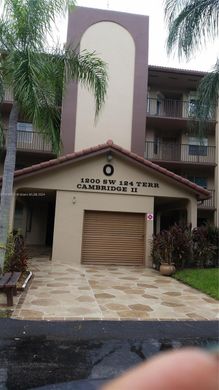 Residential complexes in Pembroke Pines, Broward County