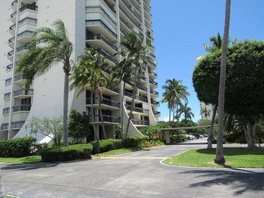 Residential complexes in West Palm Beach, Palm Beach
