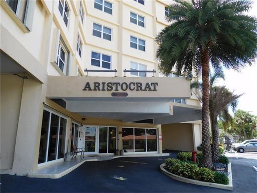 Residential complexes in Pompano Beach, Broward County