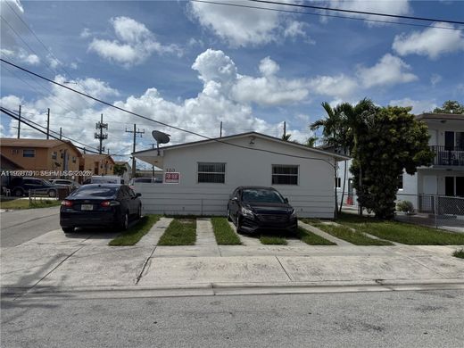 Residential complexes in Hialeah, Miami-Dade