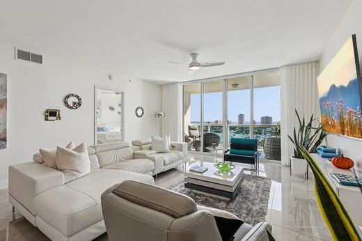 Residential complexes in Riviera Beach, Palm Beach