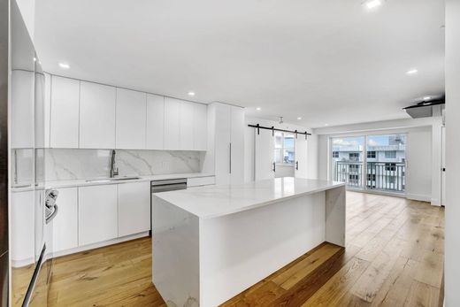 Residential complexes in Highland Beach, Palm Beach