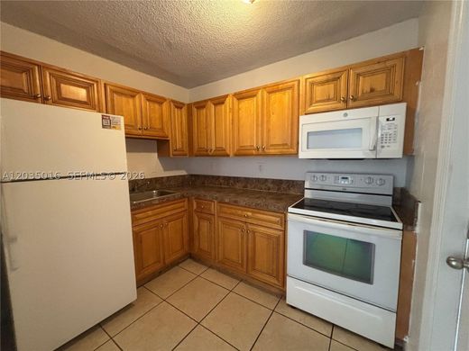 Residential complexes in Miami, Miami-Dade