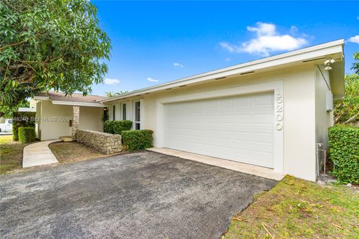 Villa Palmetto Bay, Miami-Dade County