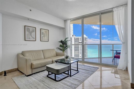 Жилой комплекс, Sunny Isles Beach, Miami-Dade County