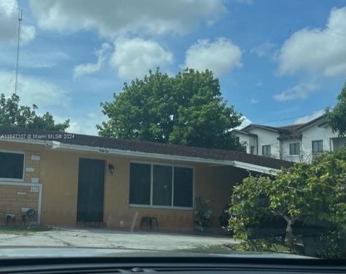 Βίλα σε Miami Gardens, Miami-Dade County