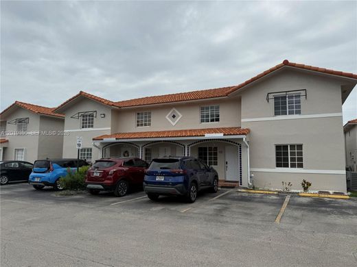 Residential complexes in Hialeah Gardens, Miami-Dade