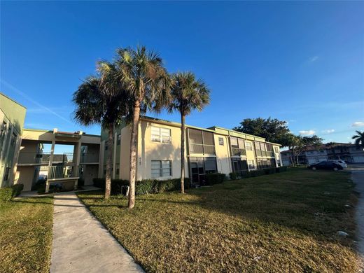 Complesso residenziale a Coral Springs, Broward County