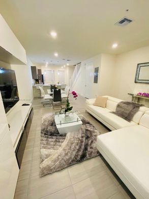 Doral, Miami-Dade Countyのアパートメント・コンプレックス